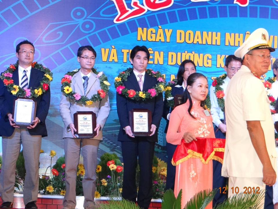 Công ty TNHH Ắc Quy GS Việt Nam được vinh danh tại lễ kỷ niệm ngày doanh nhân Việt Nam (13/10/2004 – 13/10/2012) tổ chức tại Bình Dương.