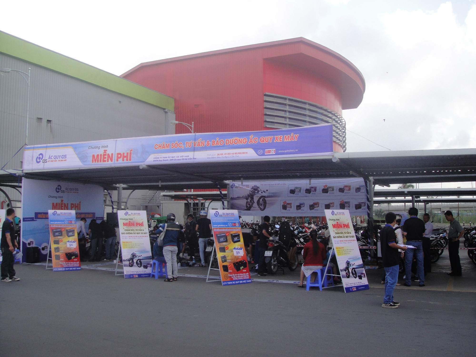 GSV HELD EVENT FREE “TAKE CARE, CONSULT & MAINTENANCE BATTERY OF MOTORBIKE” IN CAN THO