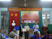 VISIT AND GIVE GIFTS TO LONELY ELDERS AT SOCIAL SPONSORED CENTER OF BINH DUONG PROVINCE