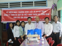 GS BATTERY VISIT AND GIVE GIFTS TO WOUNDED SOLDIERS IN BINH DUONG PROVINCE