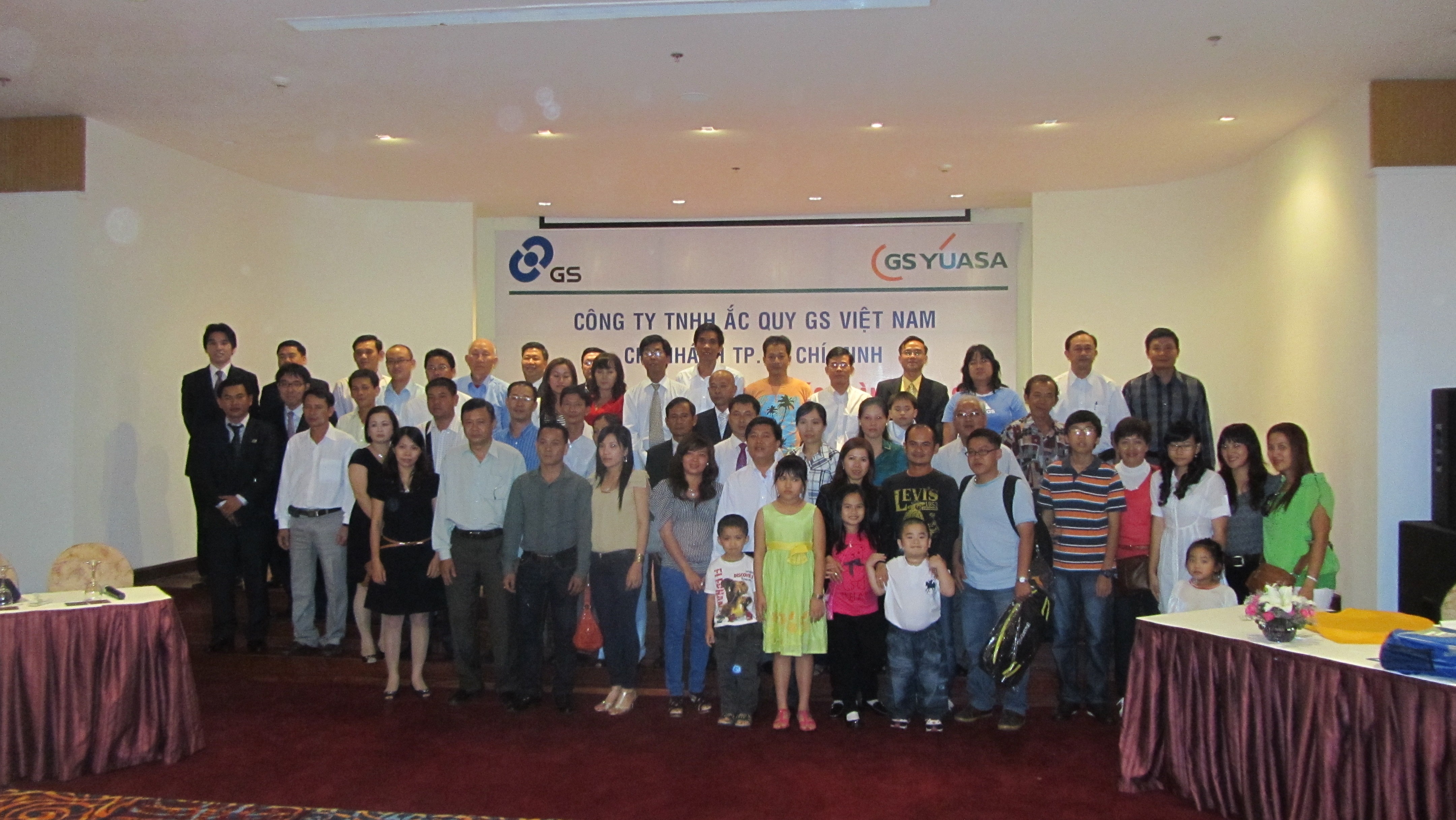 Dealer Meeting  And Tour Overseas Trip In  The South Of Vietnam - Year 2011