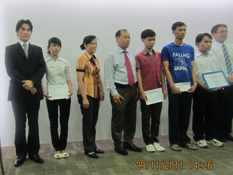 GS Battery Viet Nam Co., Ltd Has Awarded The Scholarships For Poor Students With Excellent Achievements In Study.
