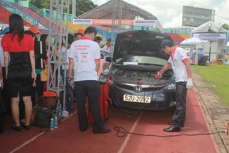 Cứu hộ cho một số trường hợp Ắc quy bị yếu điện